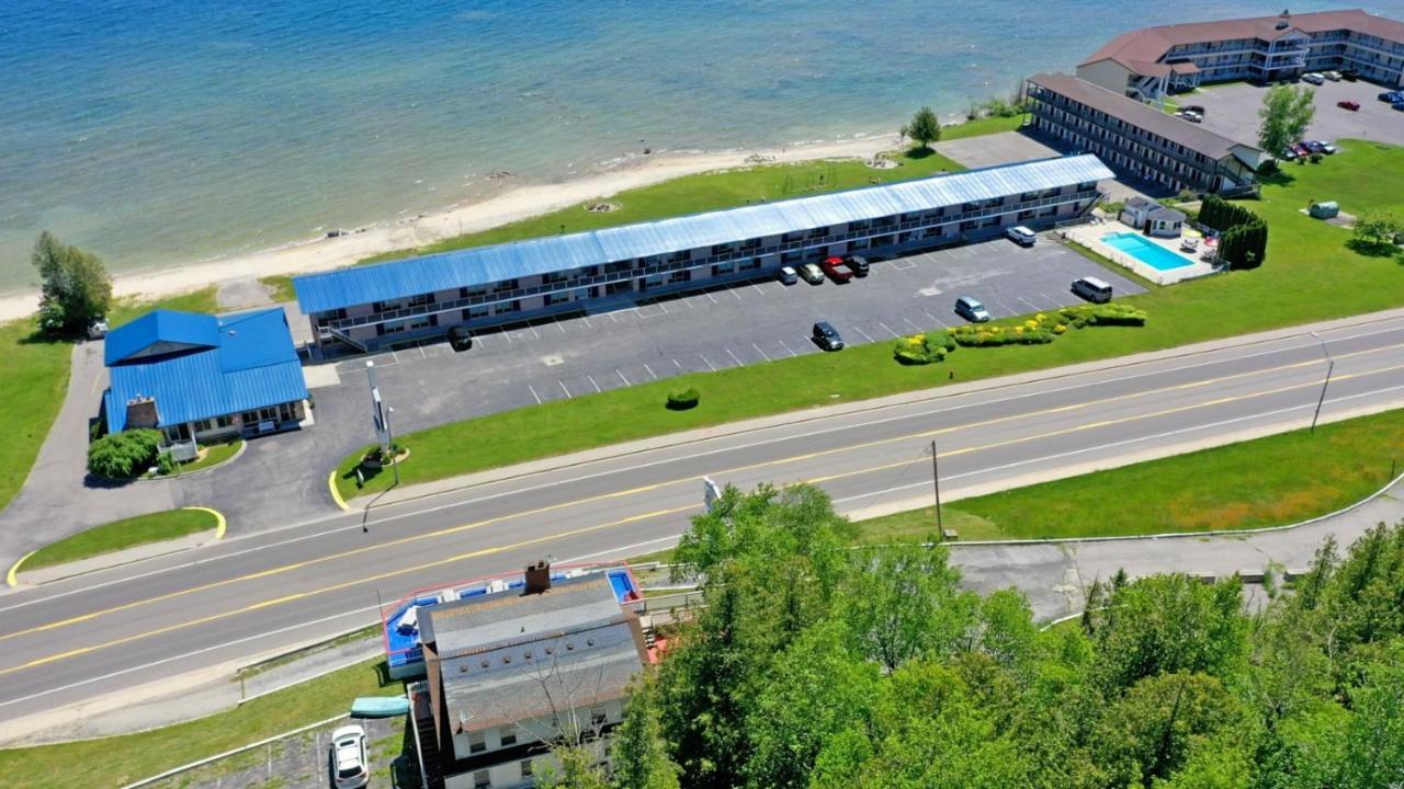 Days Inn & Suites By Wyndham St. Ignace Lakefront Eksteriør bilde