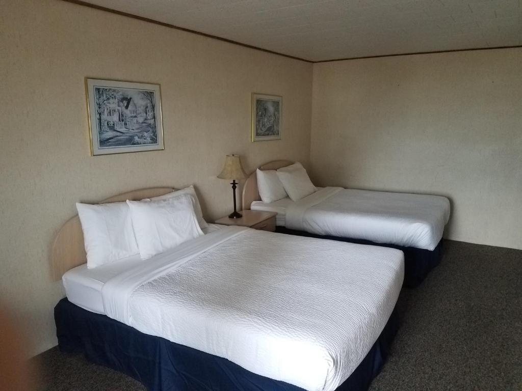 Days Inn & Suites By Wyndham St. Ignace Lakefront Eksteriør bilde