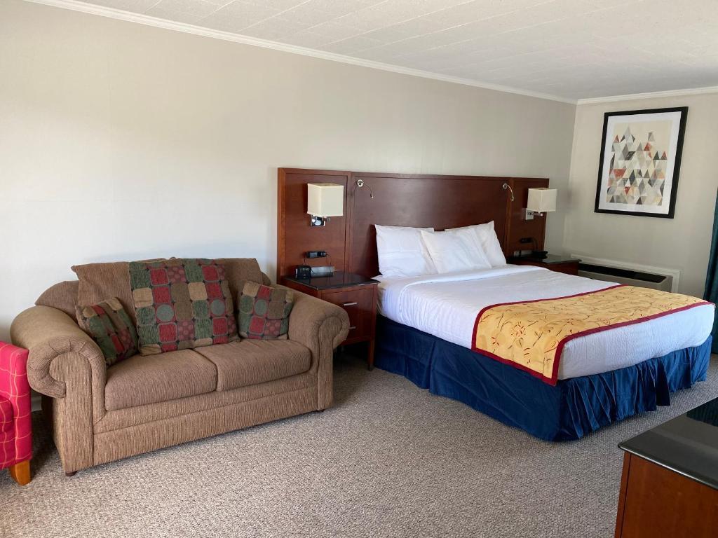 Days Inn & Suites By Wyndham St. Ignace Lakefront Eksteriør bilde