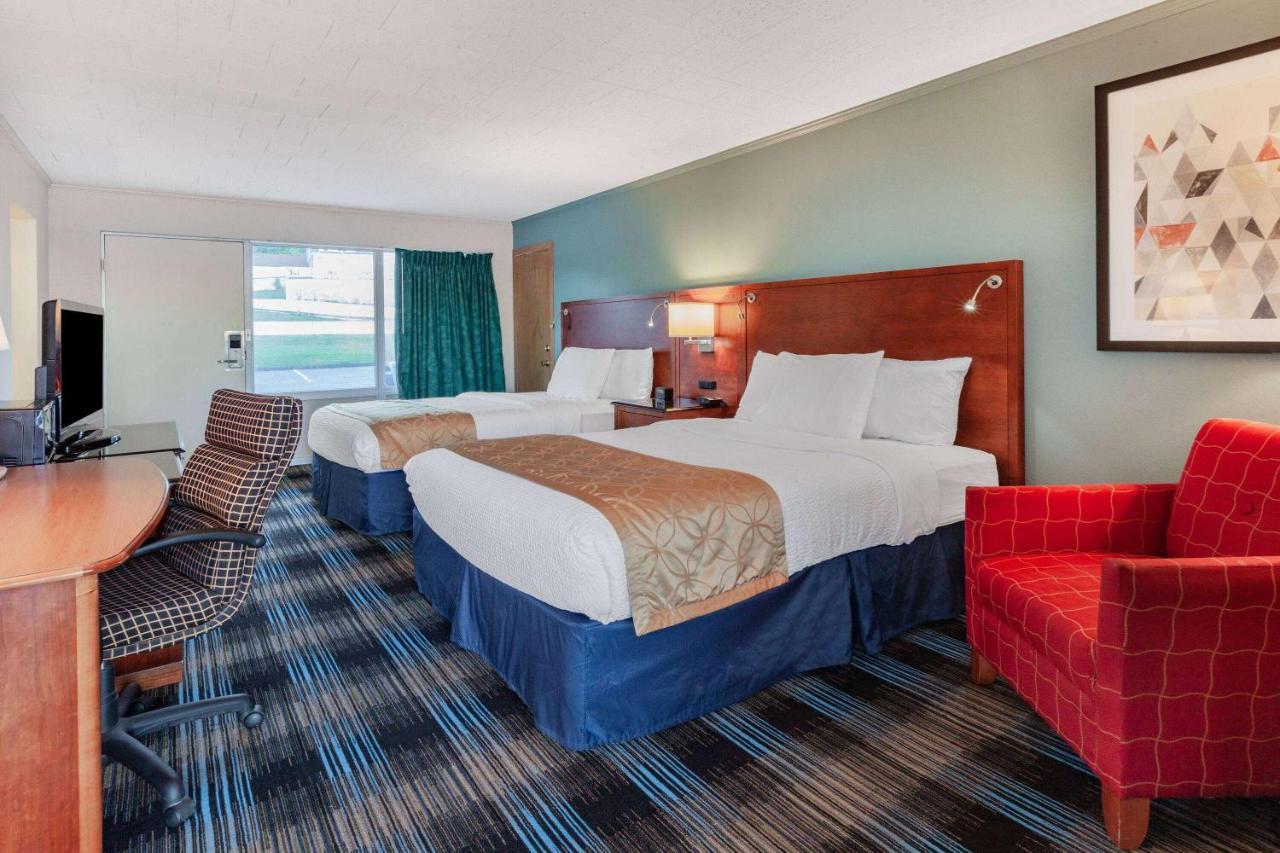 Days Inn & Suites By Wyndham St. Ignace Lakefront Eksteriør bilde