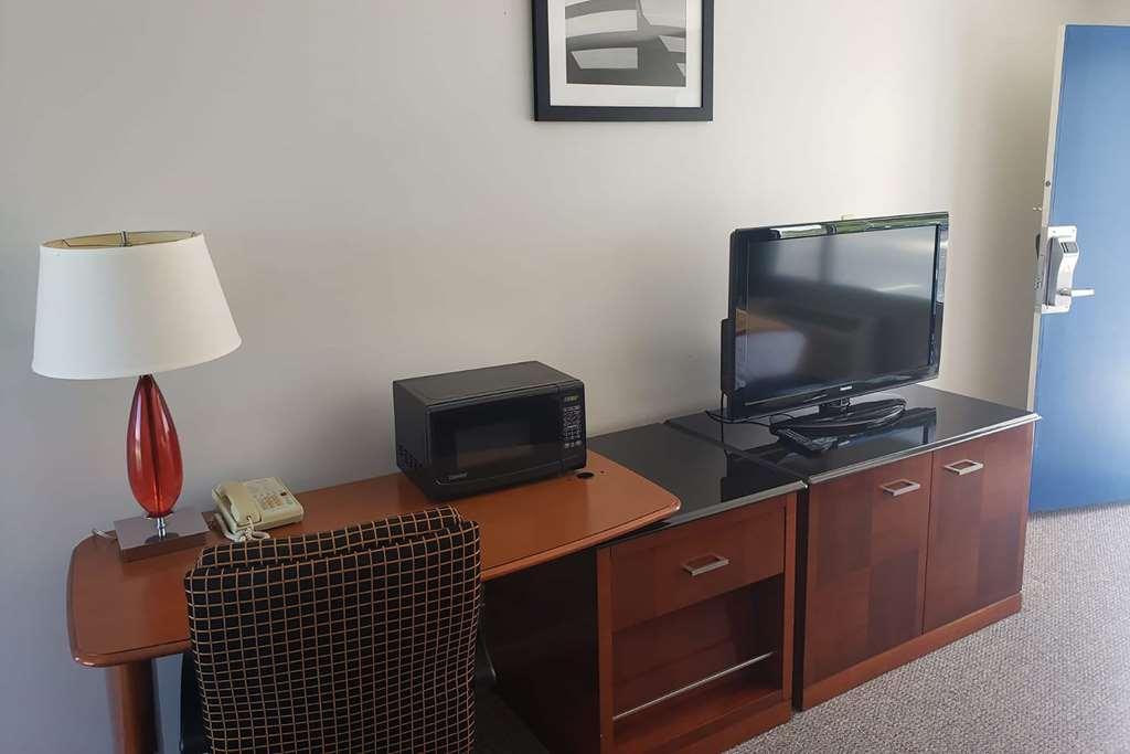 Days Inn & Suites By Wyndham St. Ignace Lakefront Rom bilde